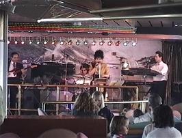 Live music in the lounge on the MS Color Viking